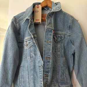 Brand new with tags Levi trucker jacket